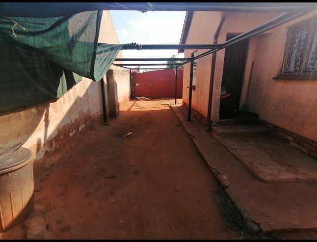 3 BEDROOM HOUSE FOR SALE IN CLAYVILLE